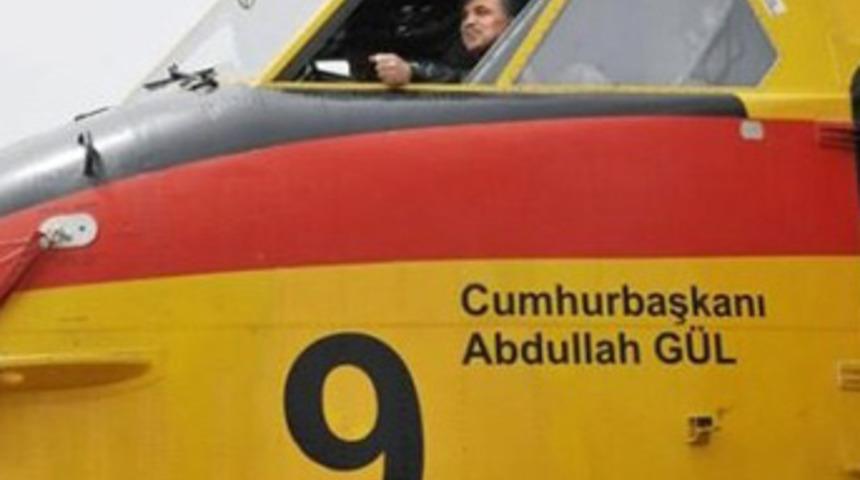 Cumhurbaşkanı Gül pilot koltuğuna oturdu!