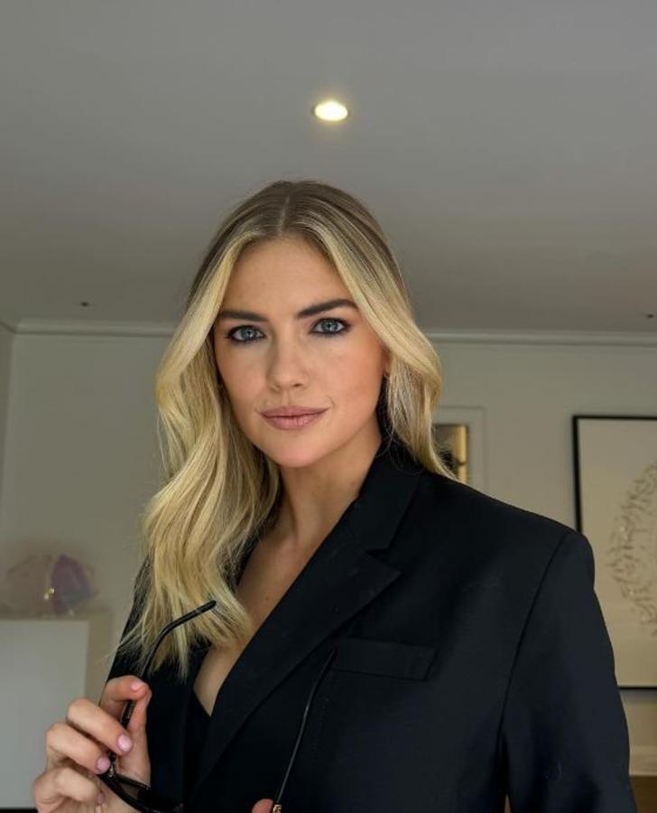 Kate Upton reklam için havuza girdi! Son haline yorum yağdı 728xauto