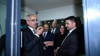 Bakan Uraloğlu taksi durağına gelen telefonu cevapladı: Ben Bakanım, siz adres verin!