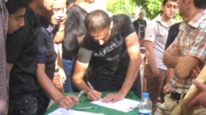 Bağımsızlık i&ccedil;in imzalıyorlar!