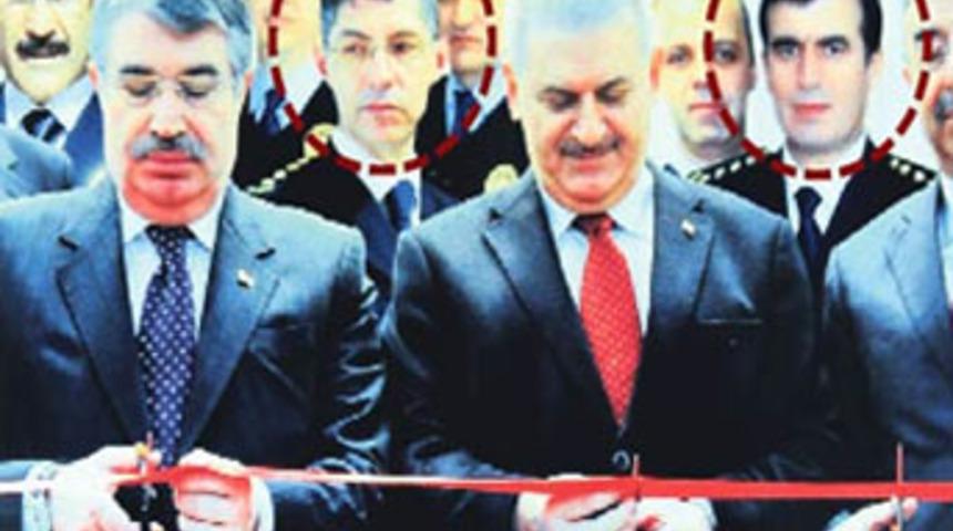 Fotomontajla kurdele kestiler!