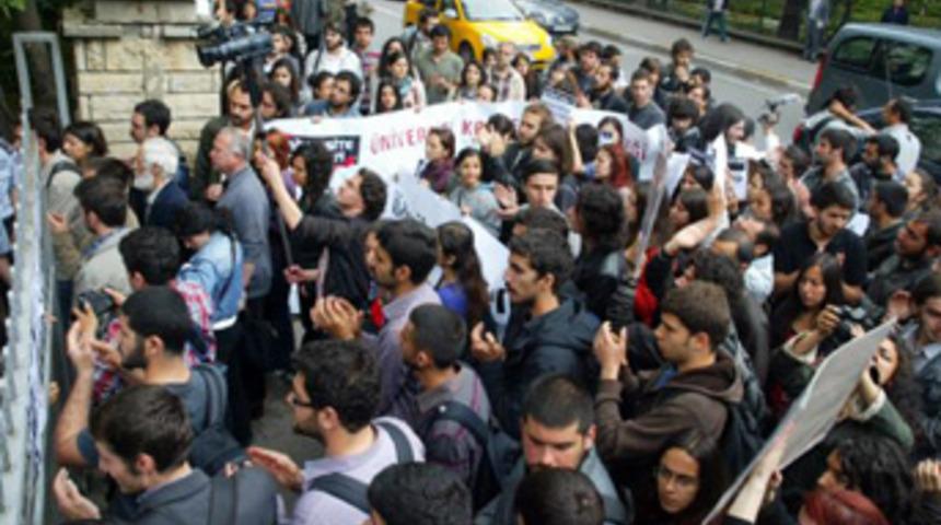 Marmara &Uuml;niversitesi karıştı!