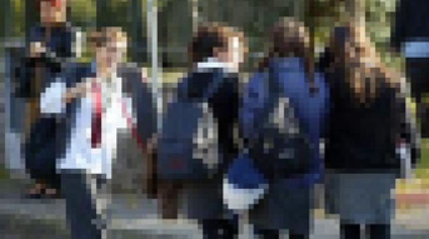 Liseli kızlar toplu intihara kalkıştı!