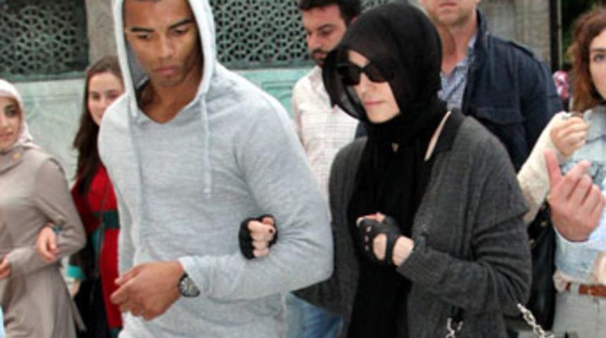 Madonna Ayasofya ve Sultanahmet'i gezdi