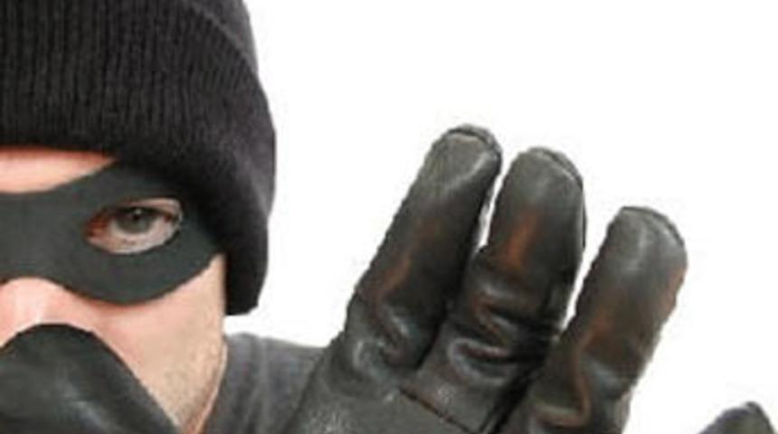 İzmir’de hırsız çetesi çökertildi