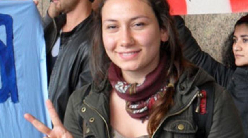 Bağış&rsquo;a yumurta atan &ouml;ğrenciye 5 ay hapis