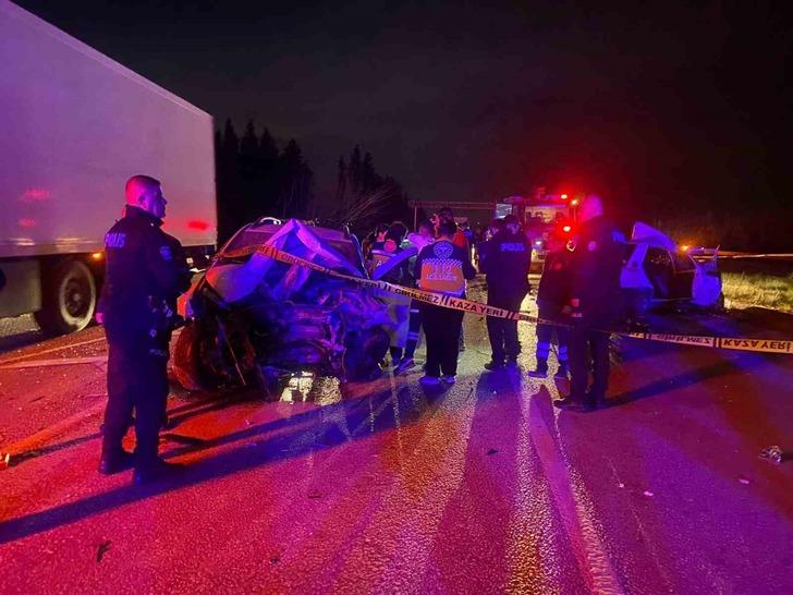 Antalya'da feci kaza! 3 araç birbirine girdi: 3 ölü