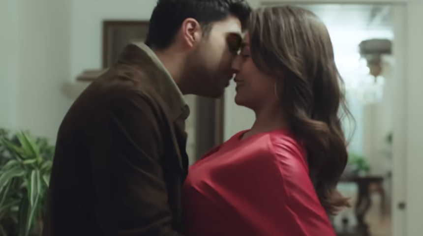 Öpüşme krizi gündemdeydi... Kızılcık Şerbeti Doğa'yı canlandıran Sıla Türkoğlu'nun yeni partneri Kaan Taşaner ile ilk poz