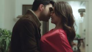 Öpüşme krizi gündemdeydi... Kızılcık Şerbeti Doğa'yı canlandıran Sıla Türkoğlu'nun yeni partneri Kaan Taşaner ile ilk poz