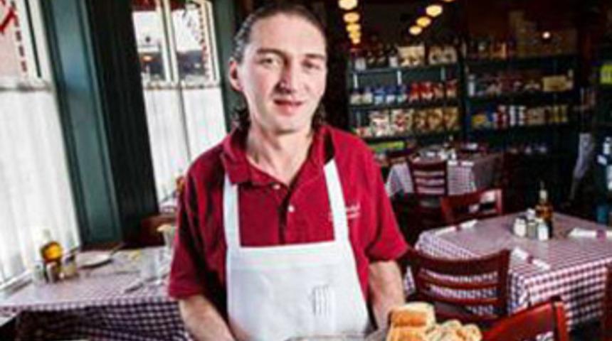 ‘Arabam yok’ dedi, 5000 dolar bahşiş aldı!