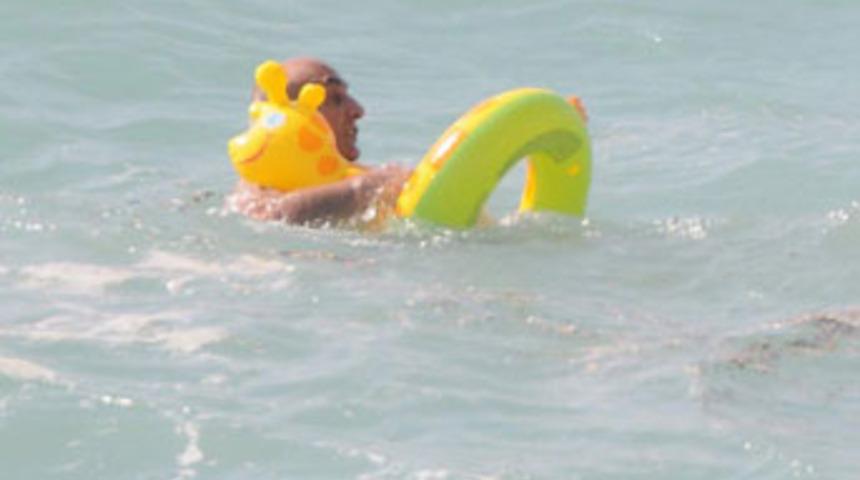 Hayata zürafalı simitle tutundu