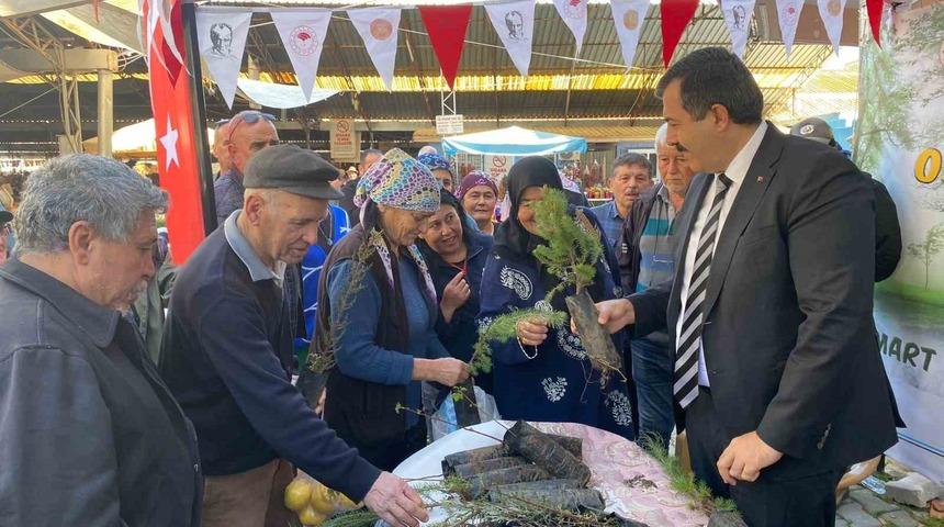 Dalaman’da vatandaşlara 3 bin adet fidan dağıtıldı