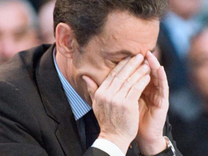 Sarkozy'yi Müslüman ve ateistler devirdi!
