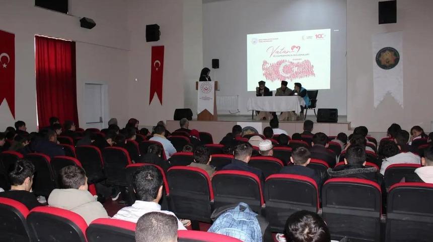 Kıbrıs Gazileri öğrencilerle bir araya geldiler
