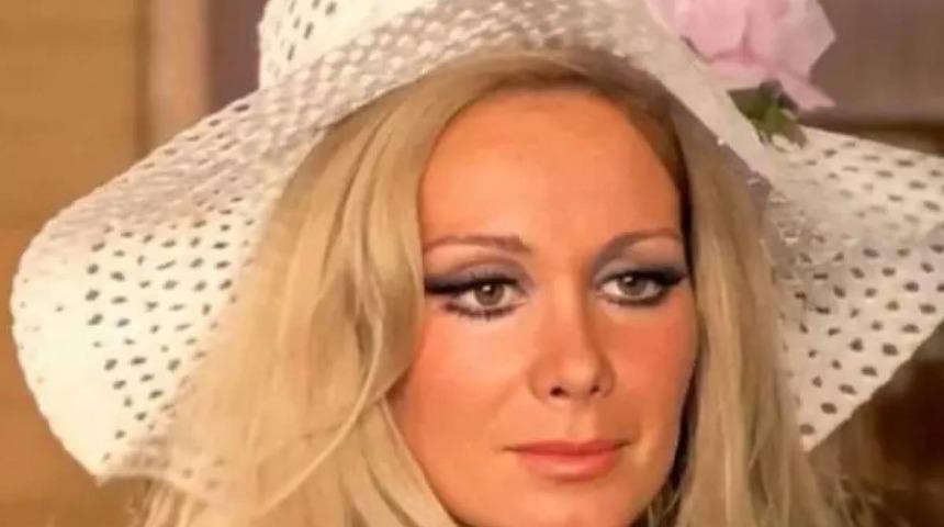 Yeşilçam'ın yıldızı Filiz Akın son sağlık durumuyla ilgili bilgi verdi: "Boğazda oluşan..."