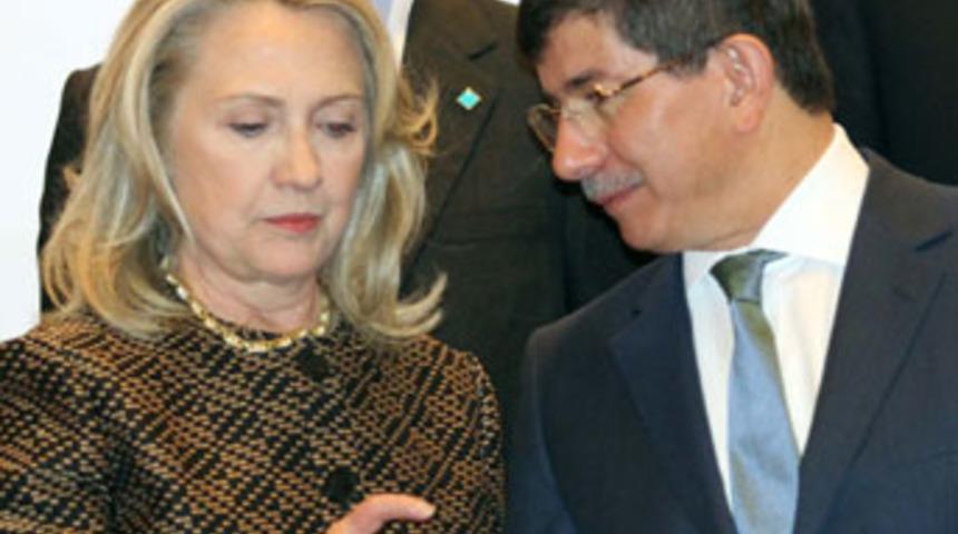 Esad&rsquo;a: İktidarı bırak, &uuml;lkeden git