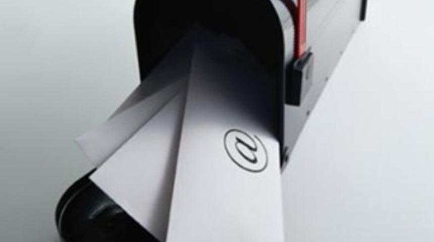 Bir e-posta hangi yolları izler?