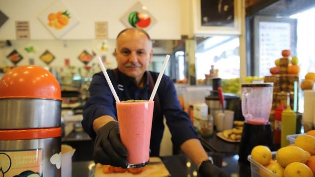 Ramazan’da tok tutan atom içeceği kapış kapış gidiyor! 'Satışlarımız yükseldi' Bağışıklık sistemini güçlendiriyor, vücuda enerji veriyor