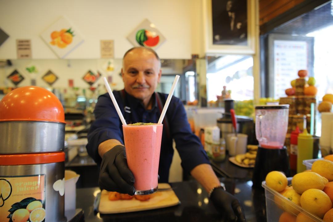 Ramazan&rsquo;da tok tutan atom i&ccedil;eceği kapış kapış gidiyor! 'Satışlarımız y&uuml;kseldi' Bağışıklık sistemini g&uuml;&ccedil;lendiriyor, v&uuml;cuda enerji veriyor