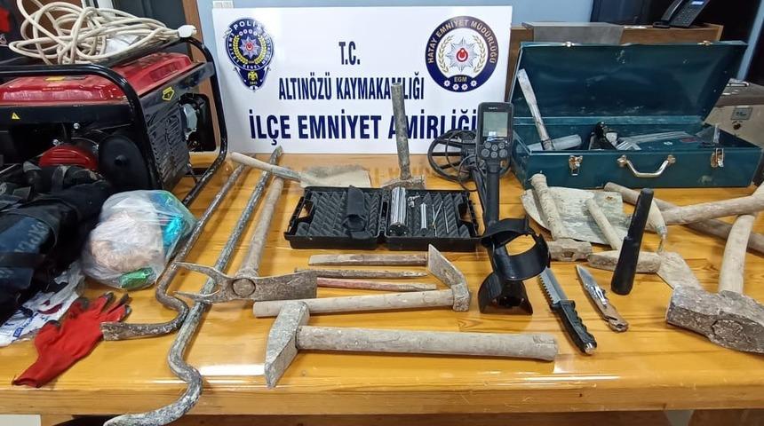 Hatay'da kaçak kazı yapan 4 zanlı suçüstü yakalandı