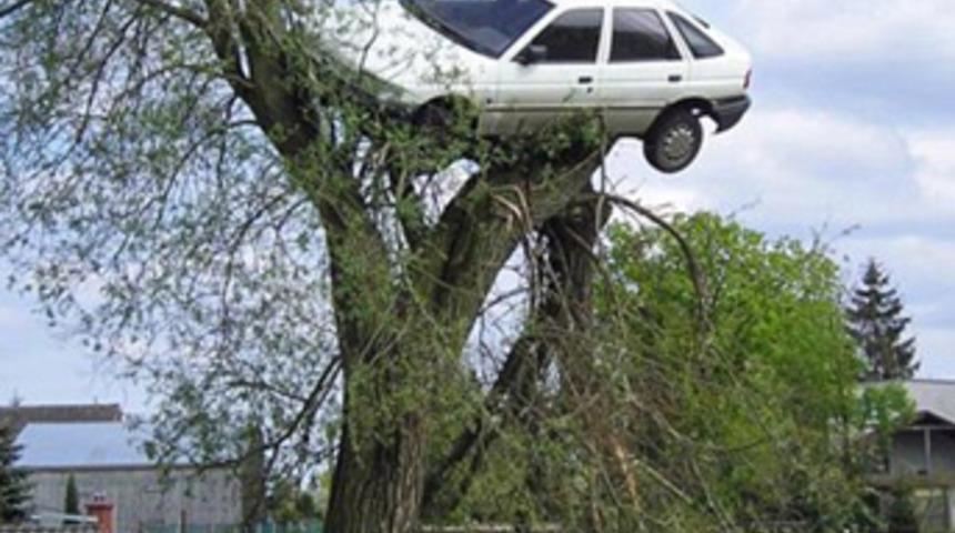 Kötü araç kullanan gence akıl almaz ceza!