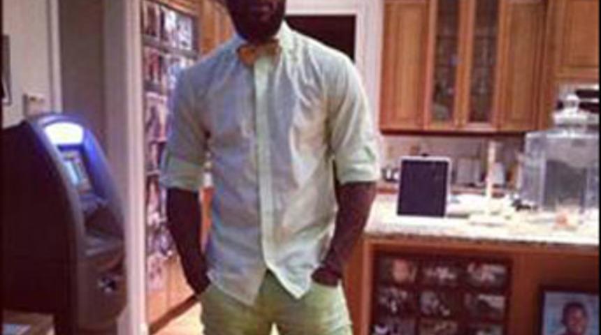 NBA yıldızı mutfağındaki ATM'den para çekiyor