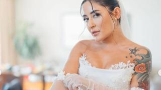 Melek Mosso'nun gelinlikli pozlarına çirkin yorumlar! Midem bulandı diyerek kızdı