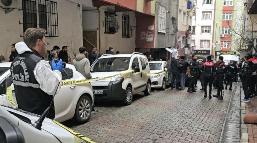 Bahçelievler'de aile katliamı! Cezaevinden izinli çıktı, annesini ve kız kardeşini öldürüp camide intihar etti