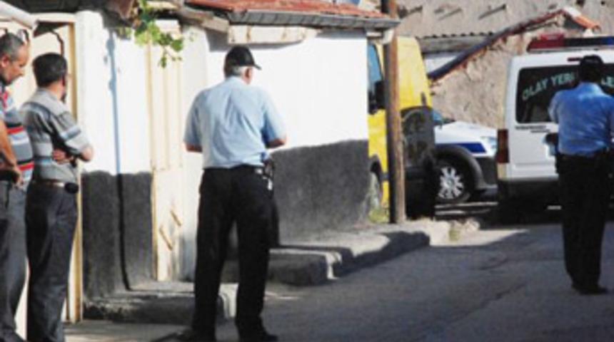 Kardeşini bı&ccedil;aklayarak &ouml;ld&uuml;rd&uuml;!