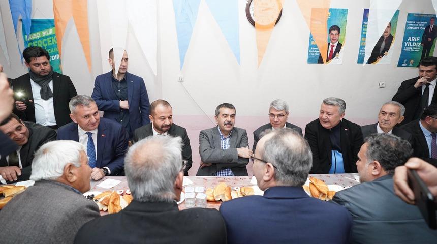 Milli Eğitim Bakanı Tekin, Osmaniye'de sahur programına katıldı: