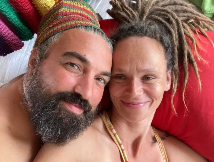 Hiçbir tıbbi yardım almadan okyanusun ortasında kendi kendisine doğum yaptı! Sosyal medyada gündem yaratmayı başadı G1