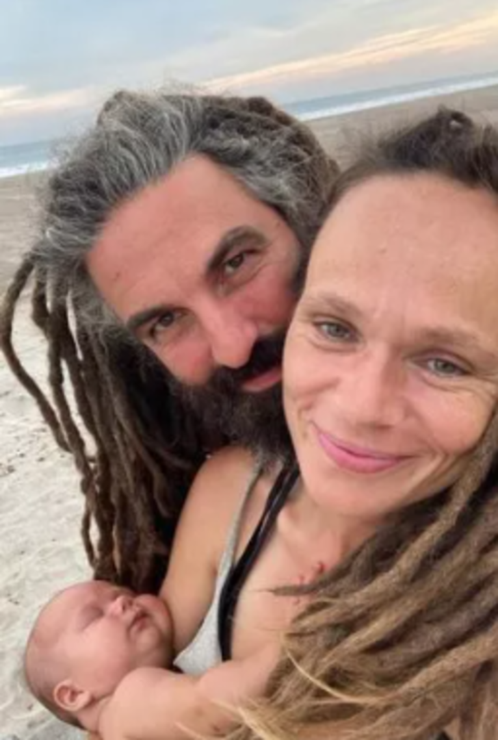 Hiçbir tıbbi yardım almadan okyanusun ortasında kendi kendisine doğum yaptı! Sosyal medyada gündem yaratmayı başadı G2