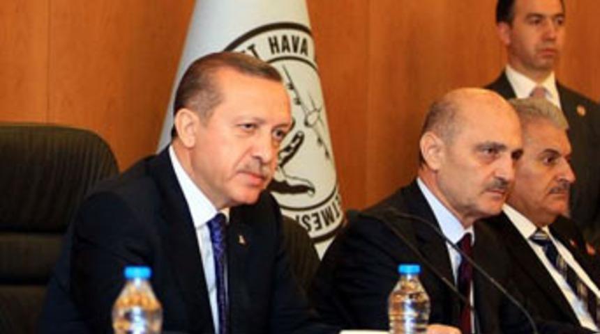 Kimsenin dümen suyunda değiliz