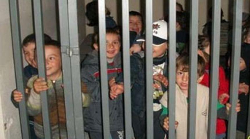 Tepkilere neden olan nezarethane gezisi!