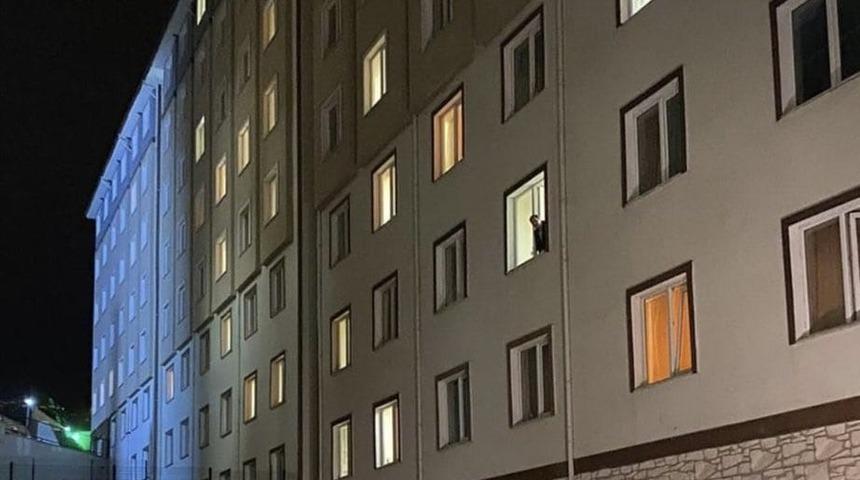 Yurdun 3. katından düşen öğrenci hayatını kaybetti