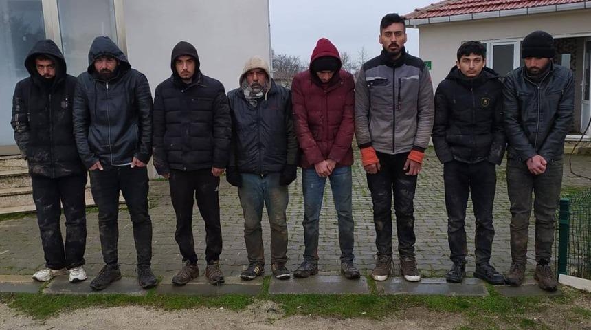 Edirne’de 8 düzensiz kaçak göçmen yakalandı