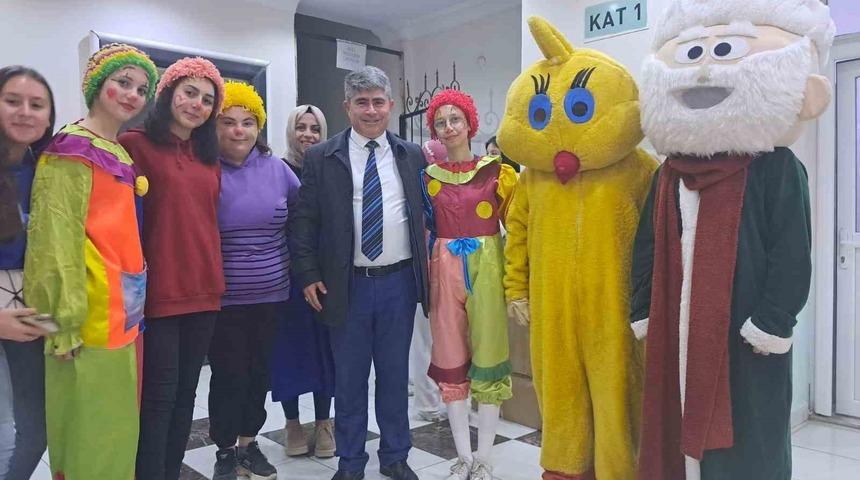 Afyonkarahisar’da "Minik Yüreklere Dokunmak" projesi