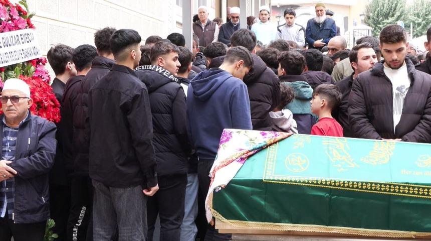 Cenaze törenine damga vuran anlar! Tepki göstermek için hepsi arkasını döndü