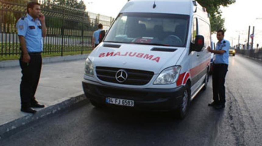 Babasının ambulansını kaçırdı!