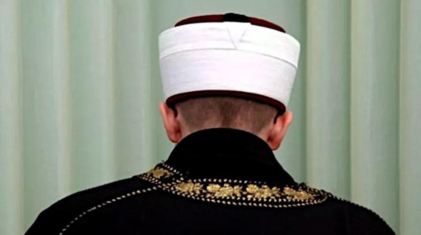 İmamdan cinsel istismar... 9 yaşındayken başladı, 11 yıl boyunca her hafta devam etti! Videoya çekip tehdit etmiş