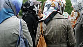 3 meslek hariç başörtüsü serbest olsun!