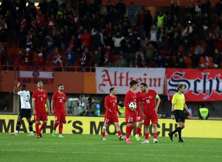 6-1'lik Avusturya mağlubiyeti sonrası spor yazarlarından millilere çok sert sözler! "Atan da yok tutan da yok" G5