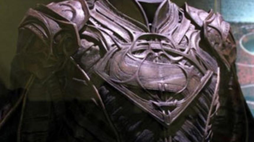 Yeni Superman kost&uuml;m&uuml; belli oldu!