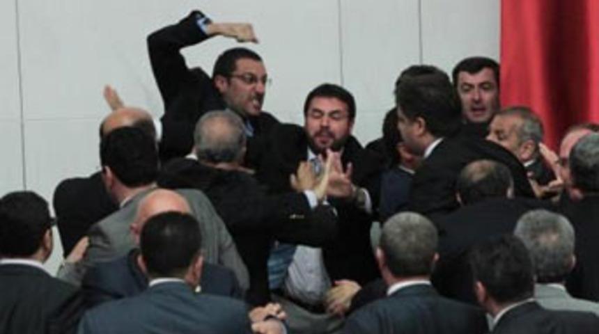 TBMM Genel Kurulu'nda kavga