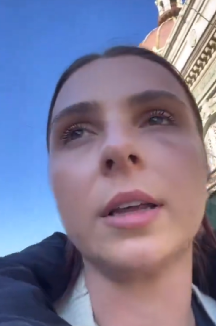 Dört farklı kadın aynı saldırı! Sokakta yürüdükleri sırada tanımadıkları bir adam tarafından yumruklandılar... O anları TikToktan paylaşınca gündem yarattılar G2