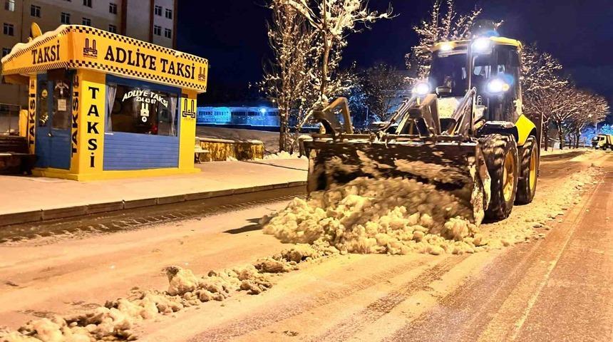 Erzurum’da 164 köyü kapalı, termometreler -13’ü gösterdi