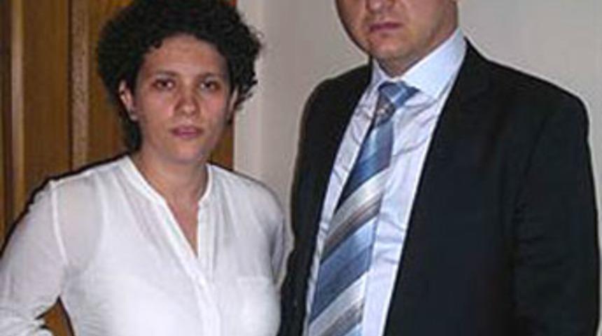 Savcı 5 aylık hamile kadının parmağını kırdı