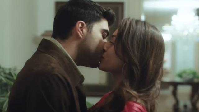 O sahne heyecanla bekleniyordu... Kızılcık Şerbeti görüntüleri sızdı 