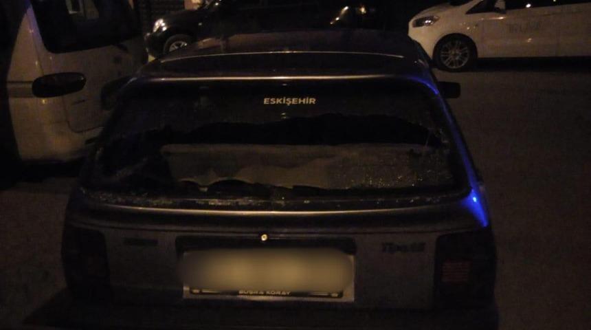 Bir aracın ağır hasar adlığı kavgayla ilgili polis 2 şüpheliyi yakaladı