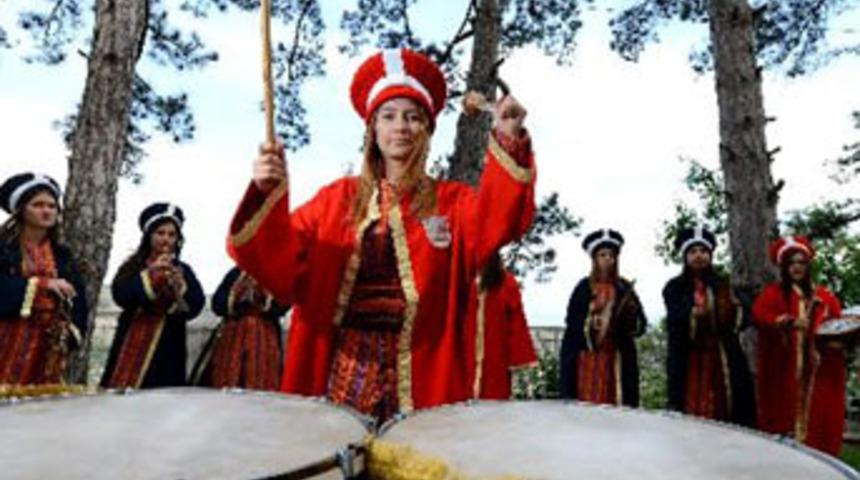 İlk kadın mehteran takımı